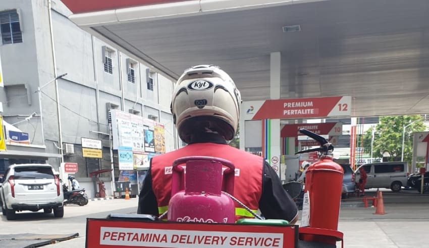 Pertamina launched a fuel and LPG canister delivery service