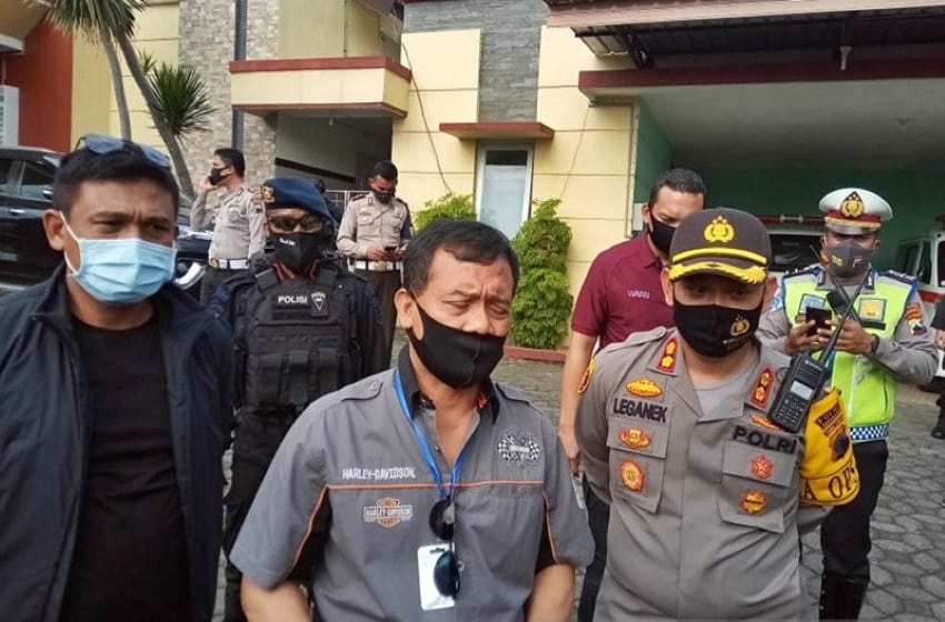 Deputy Police Chief attacked, perpetrator dies after being shot 3 times