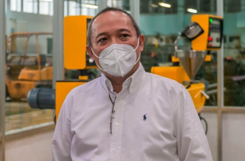 Foreground Tip: The Recycling Industry Has a Significant Role in Supporting The Economy