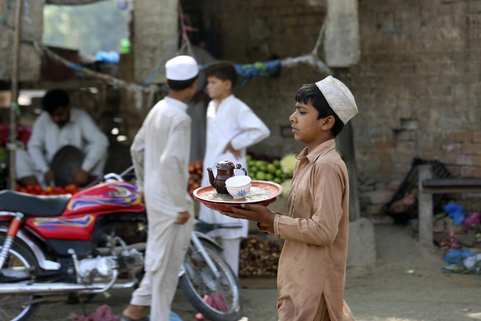 Drink less tea to alleviate country’s economic struggle, Pakistanis are told