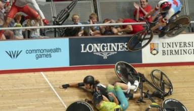 Horror crash at Commonwealth Games injures cyclists