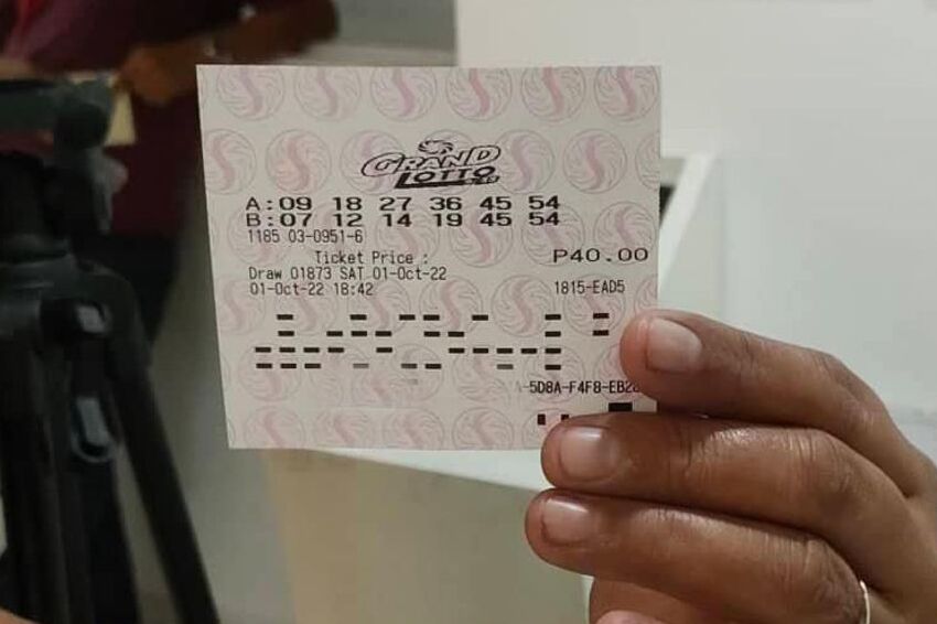 400 people win the jackpot in the Philippines lottery with a “strange” set of numbers