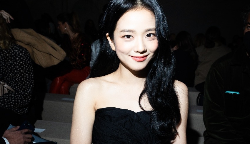 This is how Jisoo got ready for the Dior SS23 Show