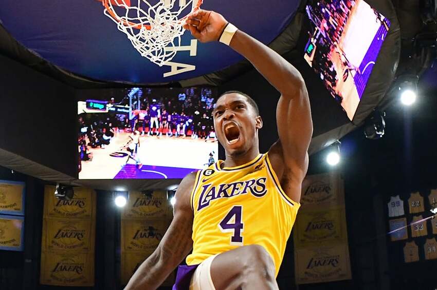 Lakers loses lead, beats Pelicans in overtime