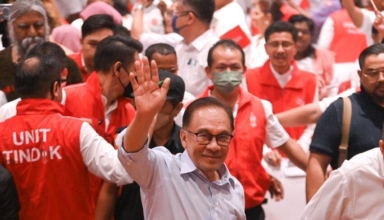 Malaysia's Anwar bids for Prime Minister again