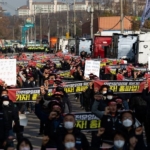 south korean protesting truckers say we are not your enemy