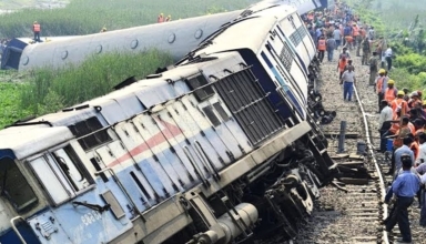 thailand malaysia train travel halted after bombing