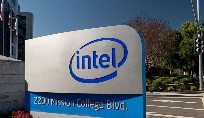 as the pc industry slumps, intel reduces employee and management pay