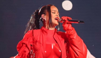 pregnant rihanna's performance of diamonds during the super bowl was dazzling