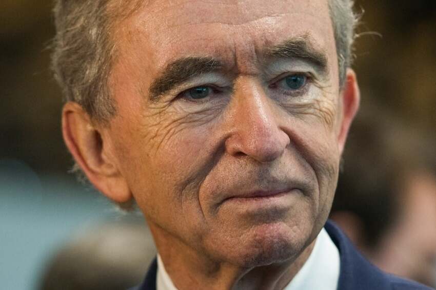 Bernard Arnault Tops Elon Musk As Worlds Richest Person 2622