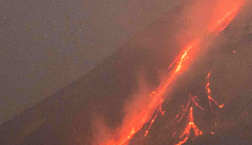 Indonesia's Mount Merapi Roars to Life Eruption Sends Lava Cascading Down