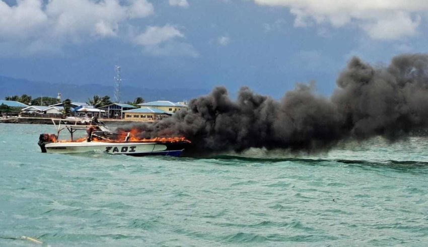 three people rescued from a burning speed boat in zamboanga city