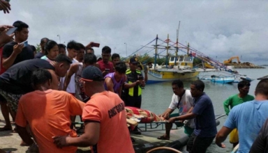 filipino fishermen killed by boat struck in south china sea