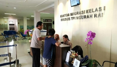 bali immigration scandal unveils tourist extortion by airport officers