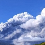 mount lewotobi laki laki erupts again, prompting evacuation of villages