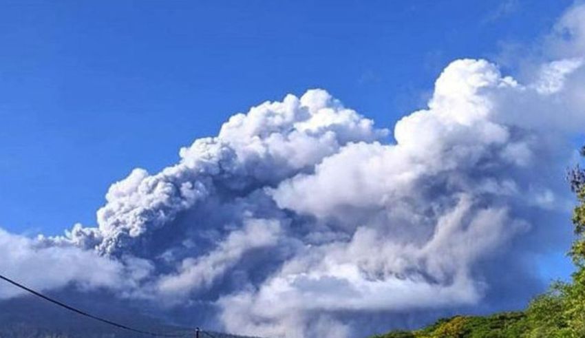 mount lewotobi laki laki erupts again, prompting evacuation of villages