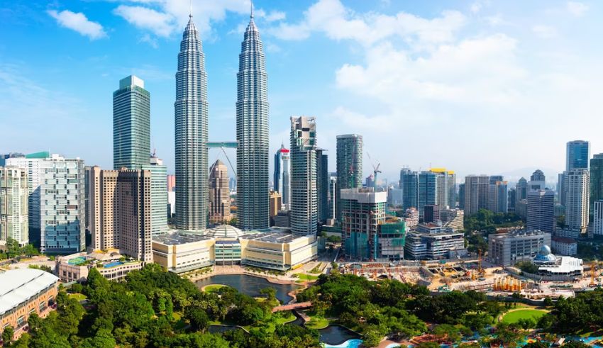 malaysia's economy falls behind from fastest growing asean economy race here's why