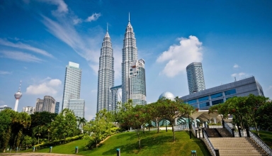 malaysia's economy is falling a big win for tourists for cheap vacations