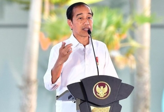 jokowi reshuffles cabinet in final weeks