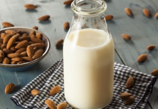 how to make almond milk at home