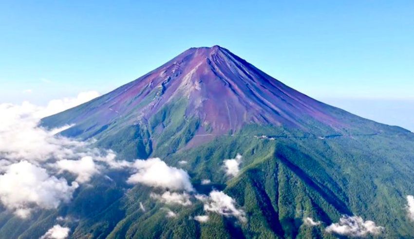 record snow delay leaves japan’s mount fuji bare in october climate change alters iconic landscape