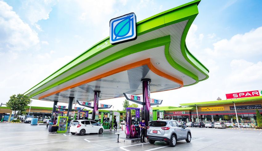 bangchak reduces the price of premium oil to 5 baht ahead of christmas & new year