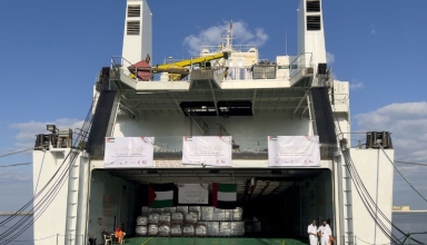 5,800 tonnes of 6th aid ship on the way to gaza from uae