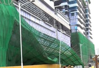 collateral damage after the erection of scaffold at kai tak hospital caused six injuries (2)