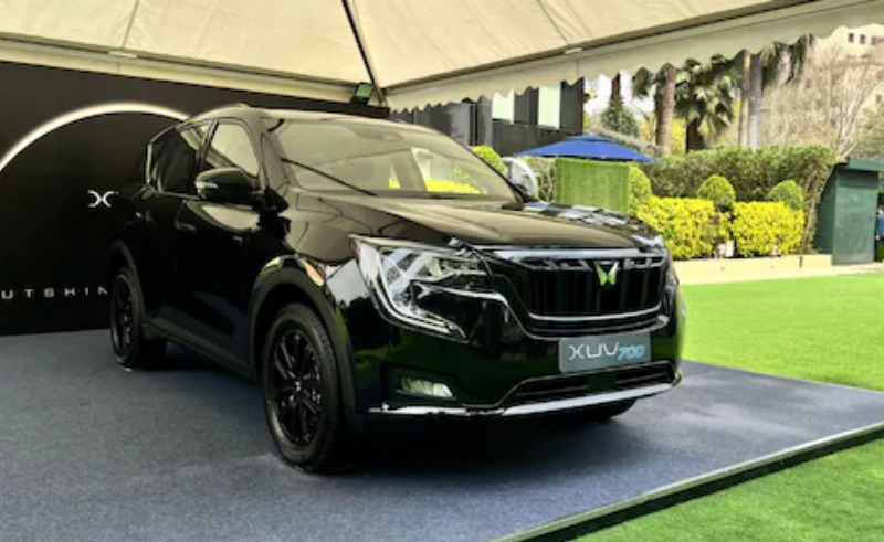 mahindra launches xuv700 ebony limited edition